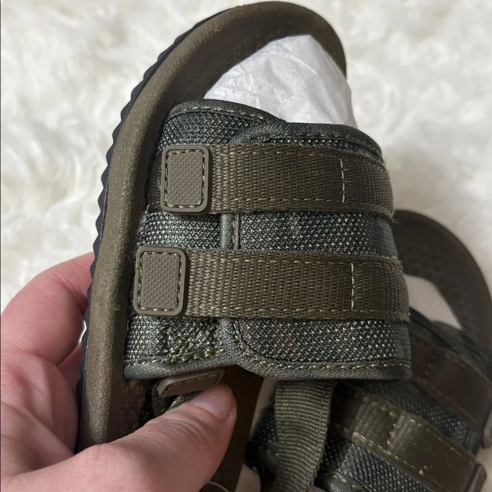 NWT Osh Kosh B’Gosh Oliver-B Green Sandals Toddler Size 8